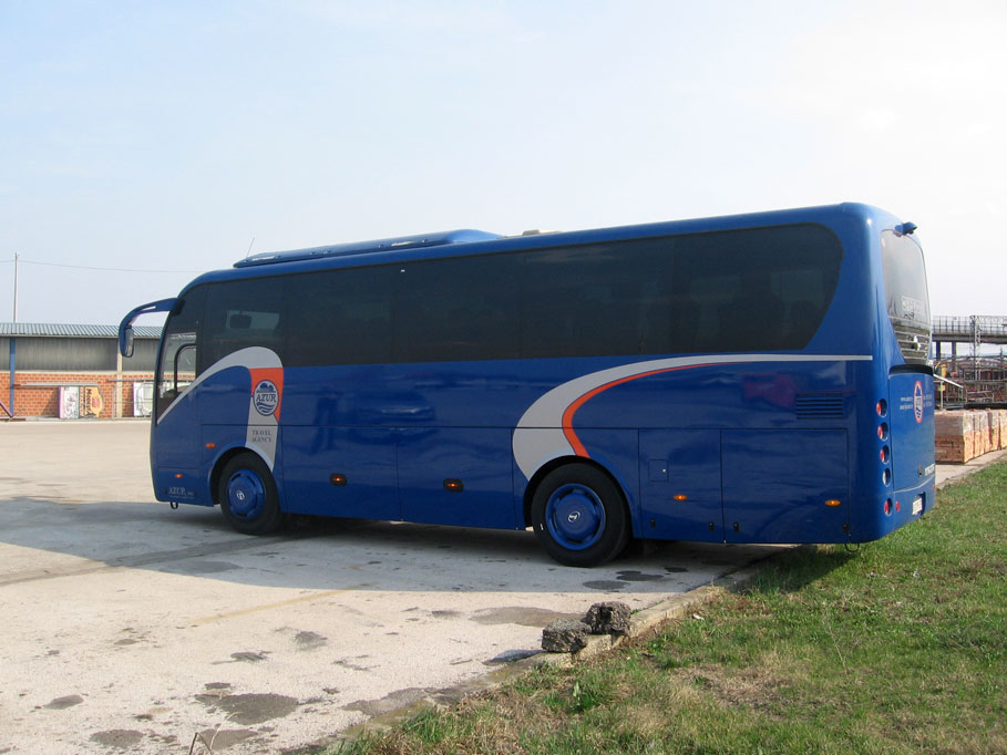 azur travel bus